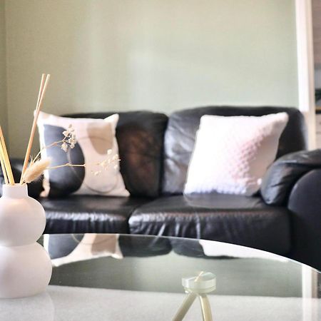 Stunning Apartment, Sleeps 4, Central London, 1 Bedroom, Zone 1, Kennington - Open For Business Stays, Long Stays And Families Relocating Dış mekan fotoğraf